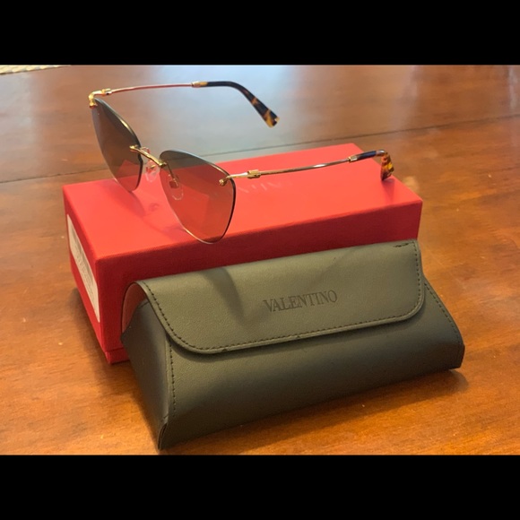 Valentino Sunglasses (authentic) - Picture 2 of 6